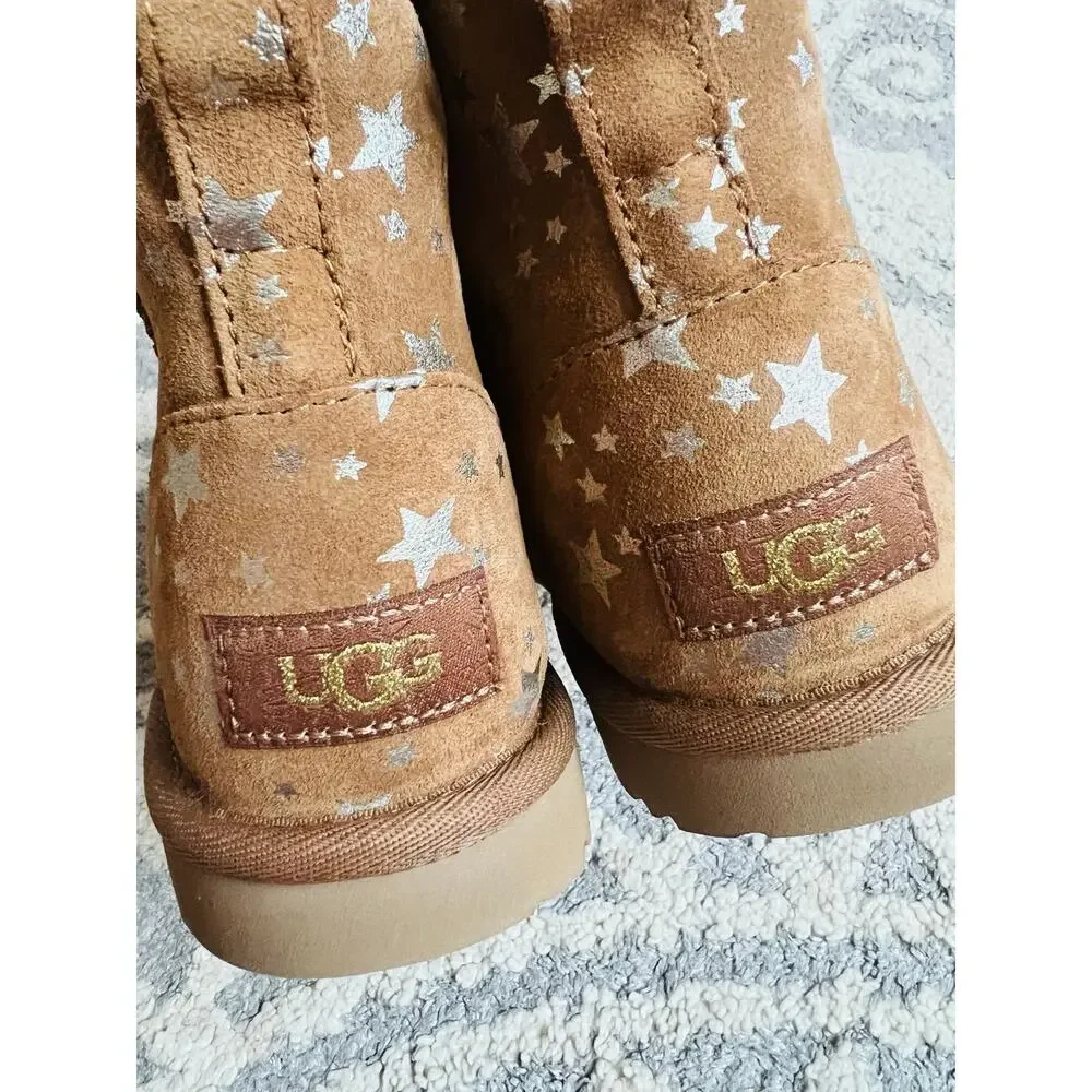 NWT❤️UGG Classic Mini II Stars sz2